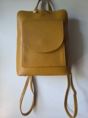 NEW W/O TAG GENUINE LEATHER MUSTARD YELLOW THICK PEBBLED BACKPACK MADE IN ITALY